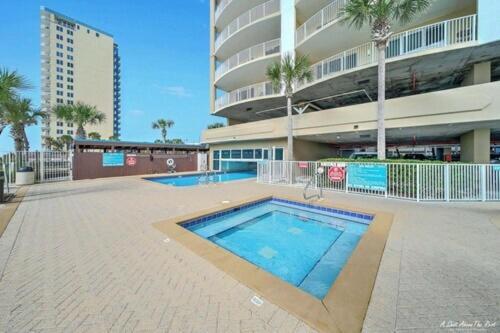 Stunning Ocean Front 2br 2ba Free Lounges Apartment