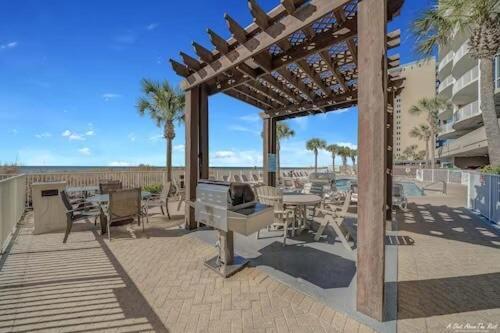 Stunning Ocean Front 2br 2ba Free Lounges * Panama City Beach