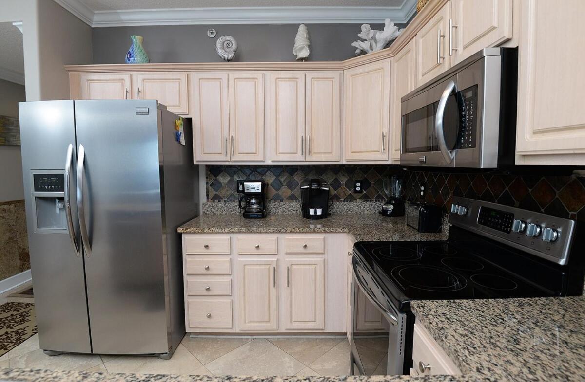 Apartment Stunning Ocean Front 2br 2ba Free Lounges Panama City Beach