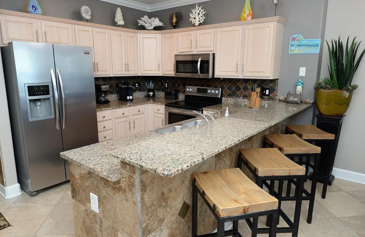 Stunning Ocean Front 2br 2ba Free Lounges Apartment *