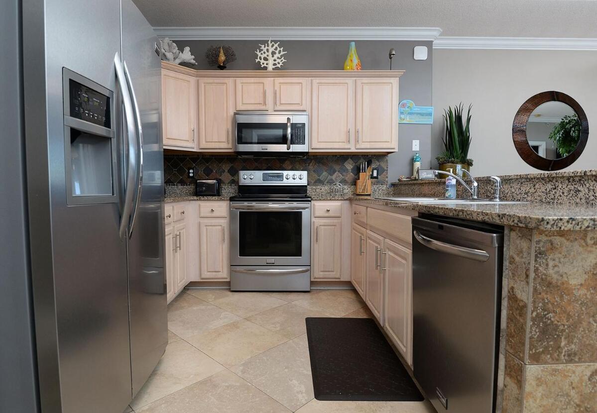 Stunning Ocean Front 2br 2ba Free Lounges