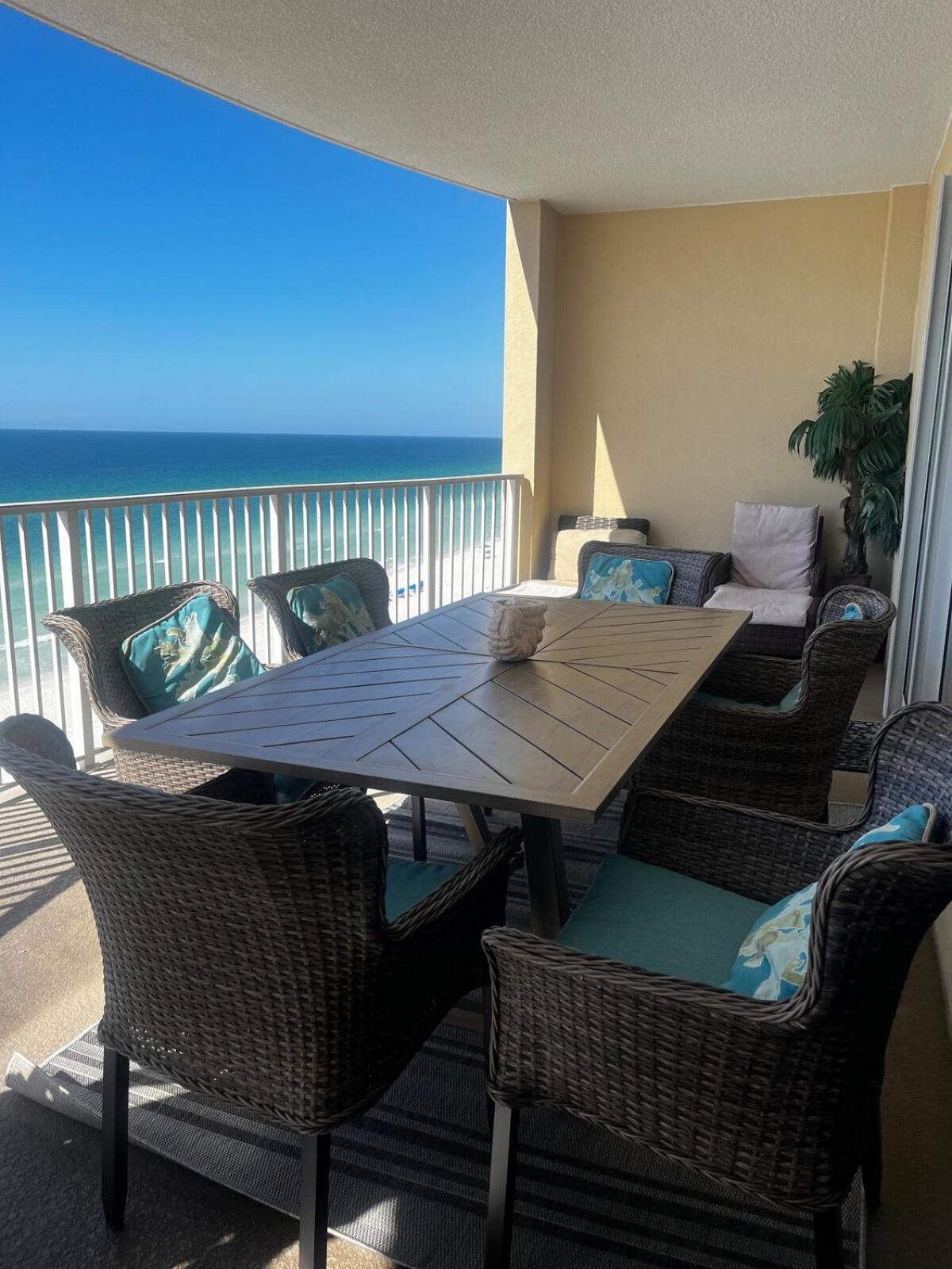 Apartment Stunning Ocean Front 2br 2ba Free Lounges